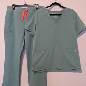 Figs Scrubs L Petite Set in Jade